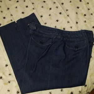 Larry Levine sport stretch dress capris